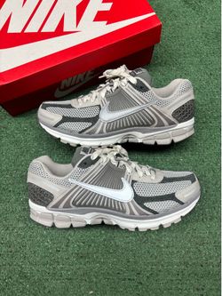 NIKE ZOOM VOMERO 5 IRON ORE FLAT PEWTER SIZE 10