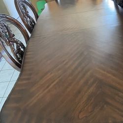 Dinning Set French Style Excellent Conditions