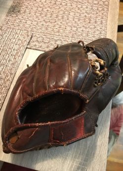 1940s 50s Rawlings baseball glove