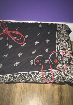 Beats Bluetooth Earbuds