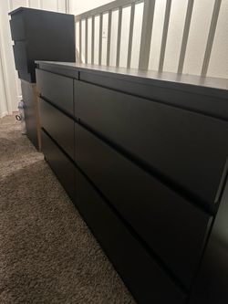 IKEA dresser like new + free night stand