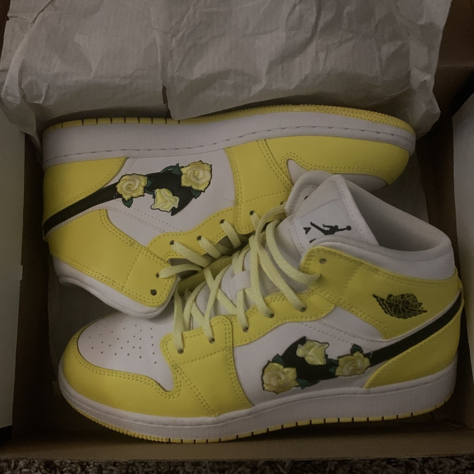 Jordan 1 Mid Yellow Floral