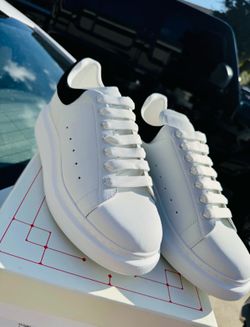Alexander McQueen white/black