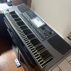 Korg Pa900