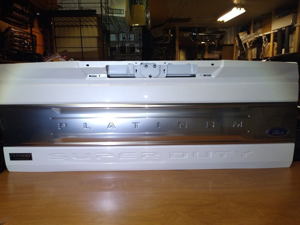 2018 to 2020 Ford F250 @ F350 Tailgate for a Platinum Series