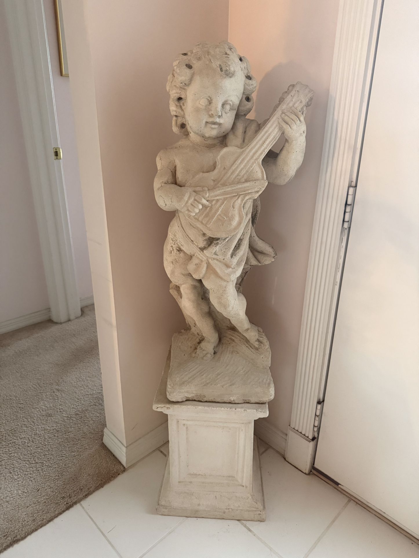Unique Pieces Of Art Statues