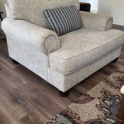 Free!! Oversized Chair