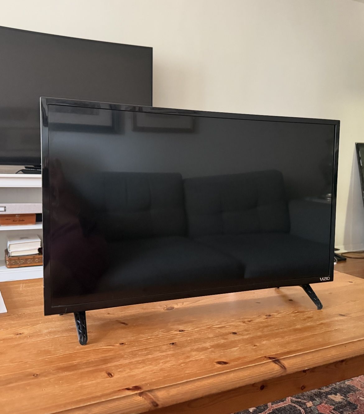 24 Inch TV For Sale