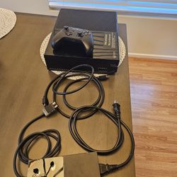Microsoft X-Box One Console 500GB w/ Controller