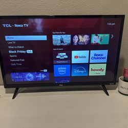 TCL ROKU TV 30” 
