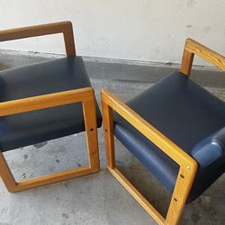 Accent faux leather armchairs set of 2