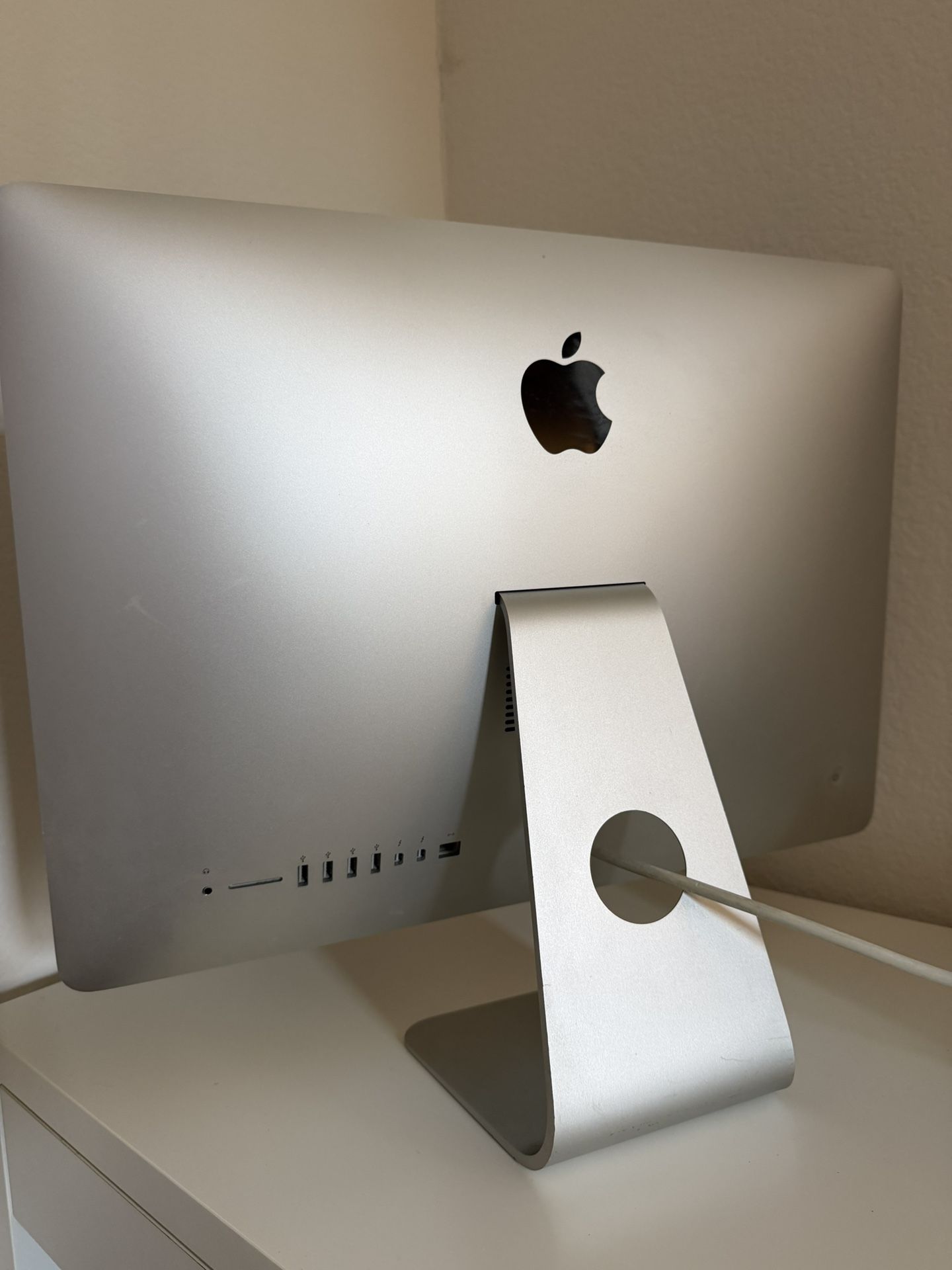 Apple iMac 21.5” Late 2012