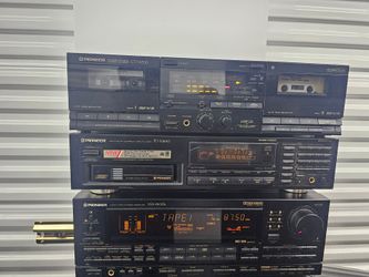 Pioneer vintage stereo system  works cassette player need service