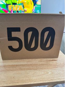 Yeezy 500 size 10
