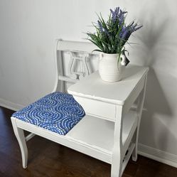 Stunning Blue And White Gossip bench.   New Fabric, Fresh Painted 