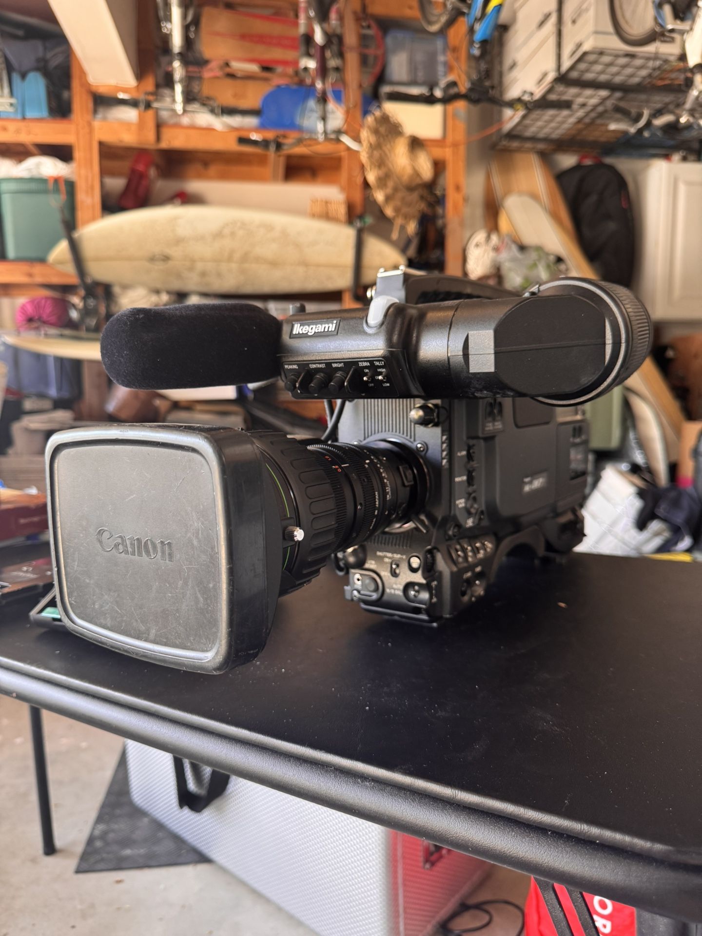 Ikegami Hl Dv7aw Low Hour (with Canon BCTV Zoom Lens And Carrying Case)