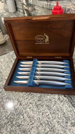 Carvel Hill-Knife Set-$30.