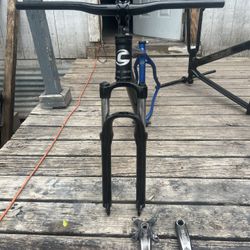  CANNONDALE  bicycle frame w front forks 