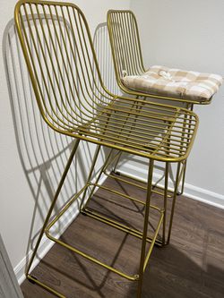 Sillas altas doradas para barra de Cocina/ tall golden chairs for Sale in  Orlando, FL - OfferUp