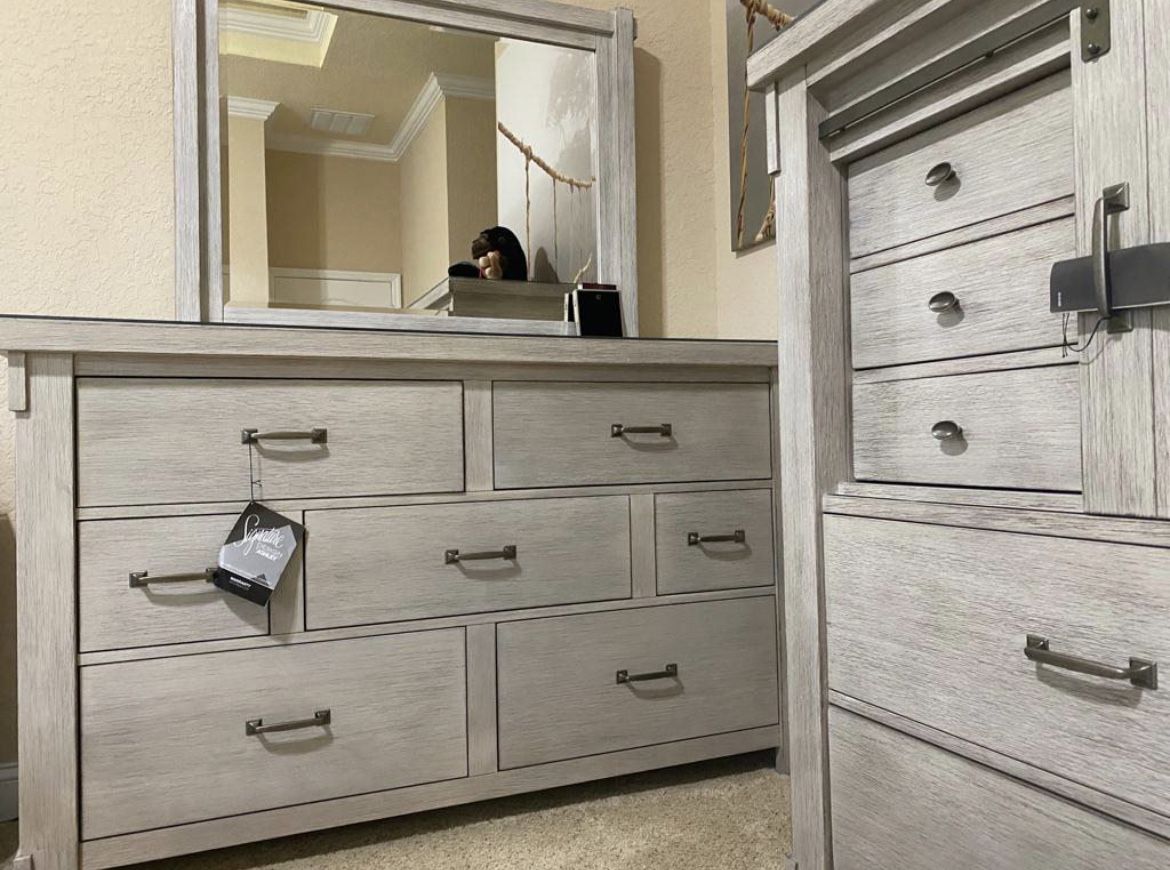 Mirror Dresser