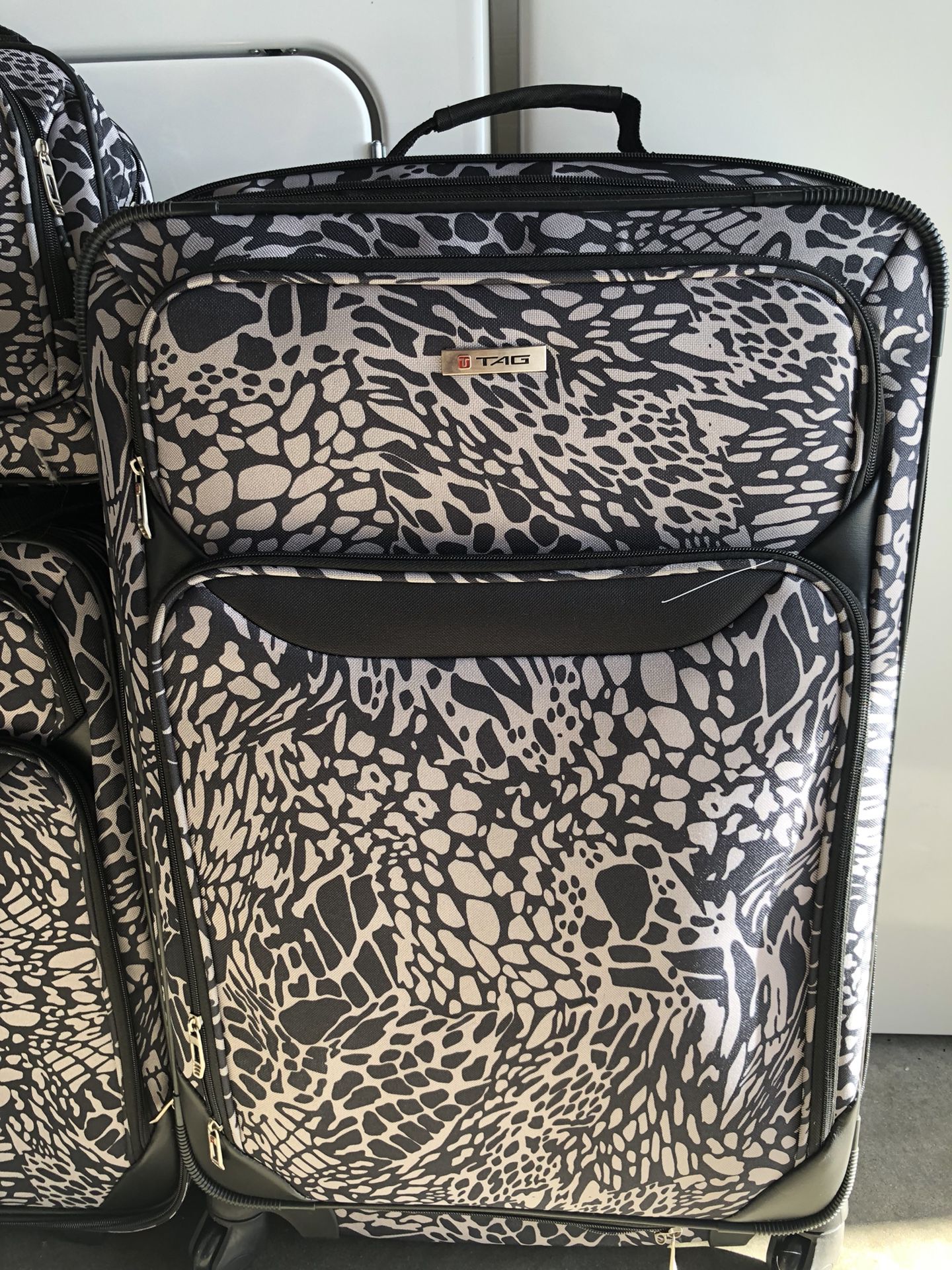TUMI Tegra-Lite Max Packing Case and Carry-On (luggage) for Sale in Las  Vegas, NV - OfferUp