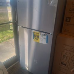 New Stainless fridge, delivery available!!!