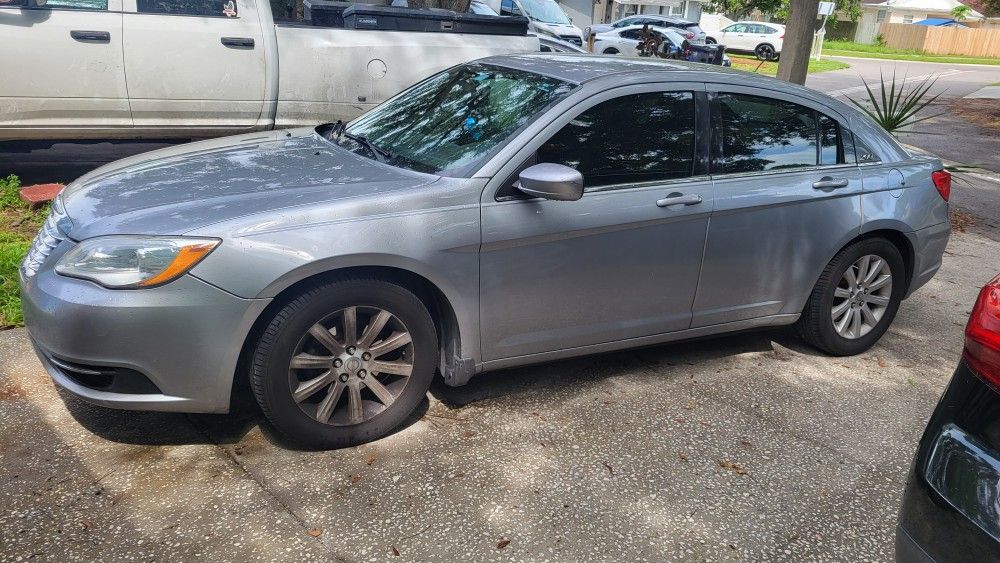 Chrysler 200