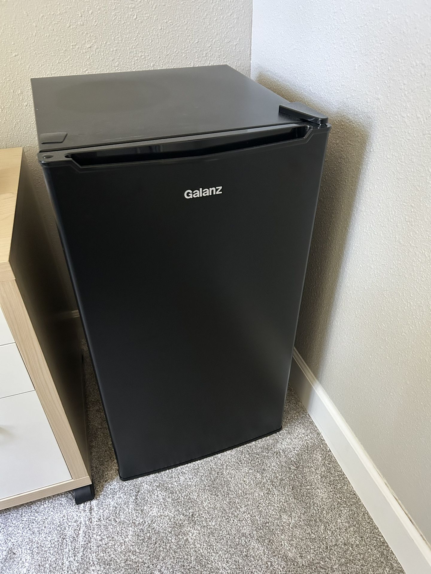 Galanz Mini Fridge