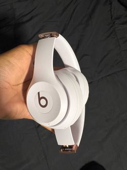 Beats Solo 4 HeadPhones