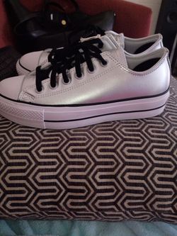 Size 8 platform Allstar Converse