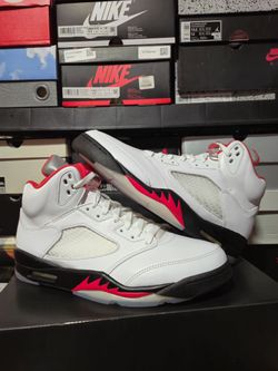 Jordan 5 'Fire Red silver tongue