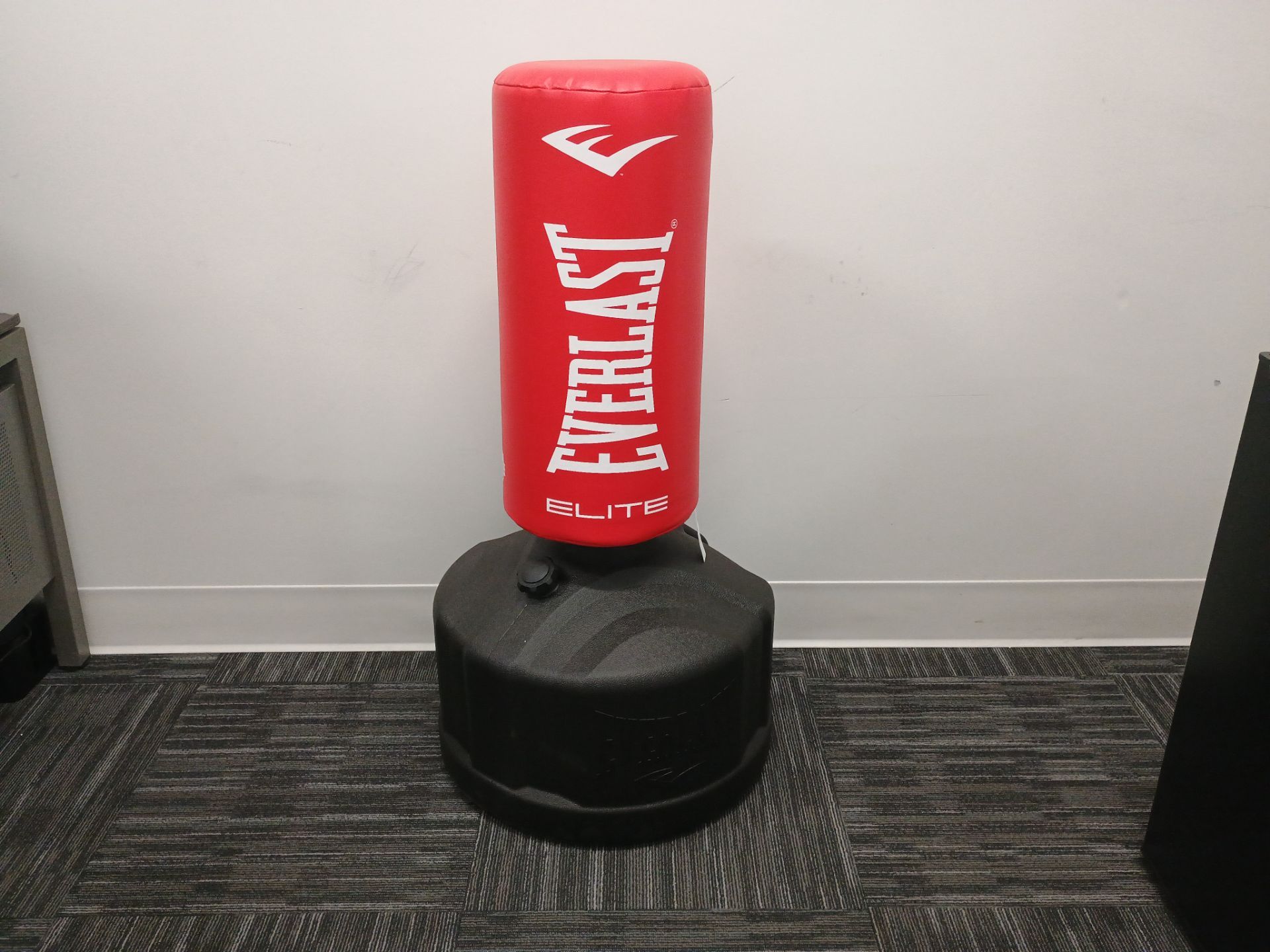 Everlast Elite Freestanding Heavy Bag