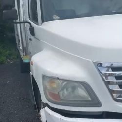 2009 Hino 26 foot strong motor strong transmission 300,000 miles automatic good brakes good tires nothing wrong with it at all asking price 29,000