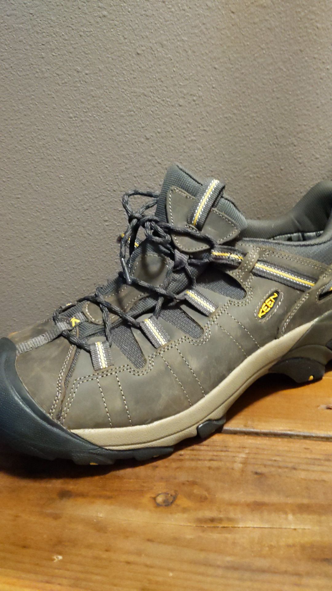 Men's size 14 Keen Hiking boots