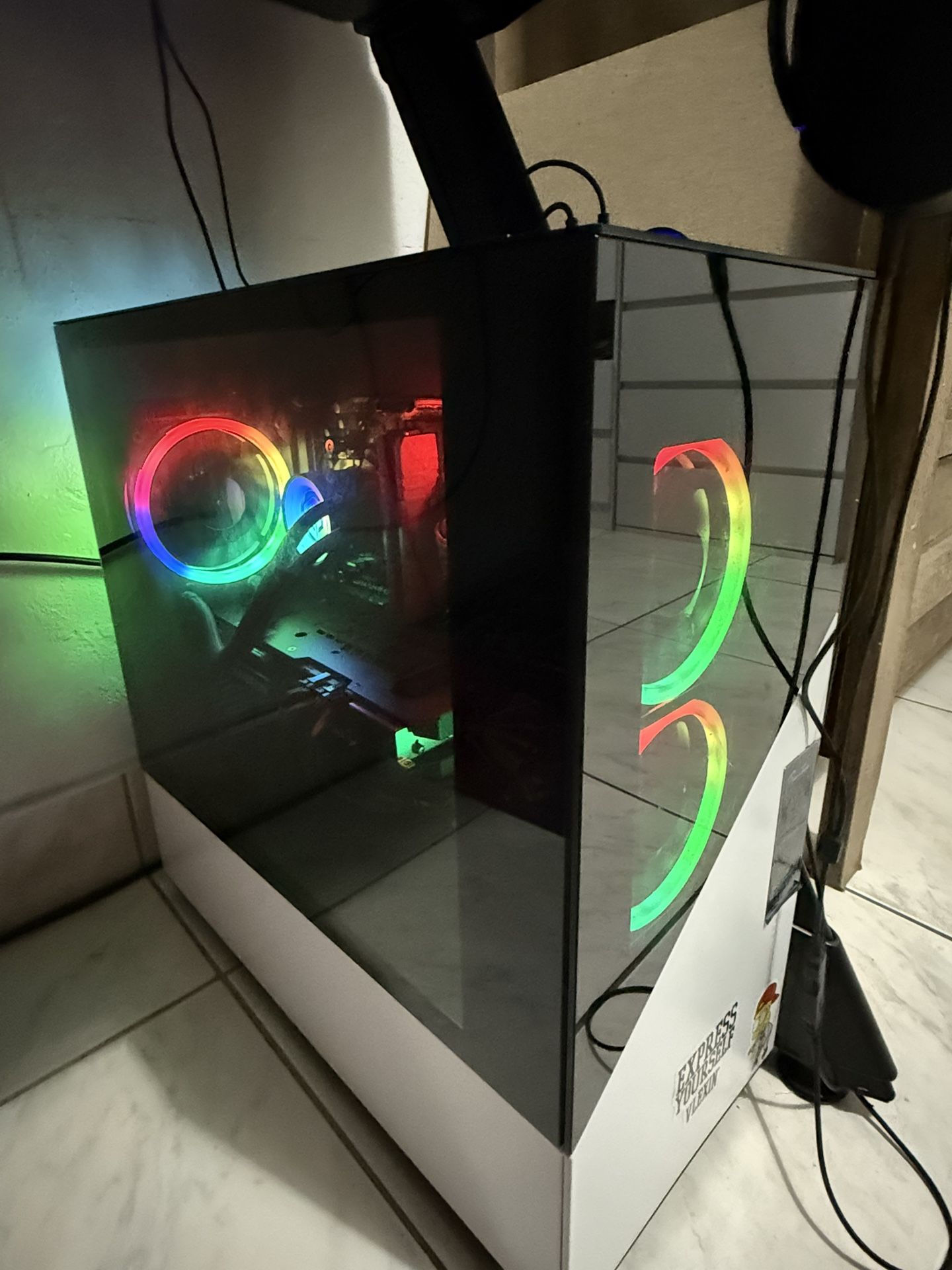 CyberPowerPC Gaming Desktop (1TB, AMD Ryzen 3700X, RX 6700 XT, 16GB)