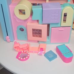 L.o.l Mini Clubhouse