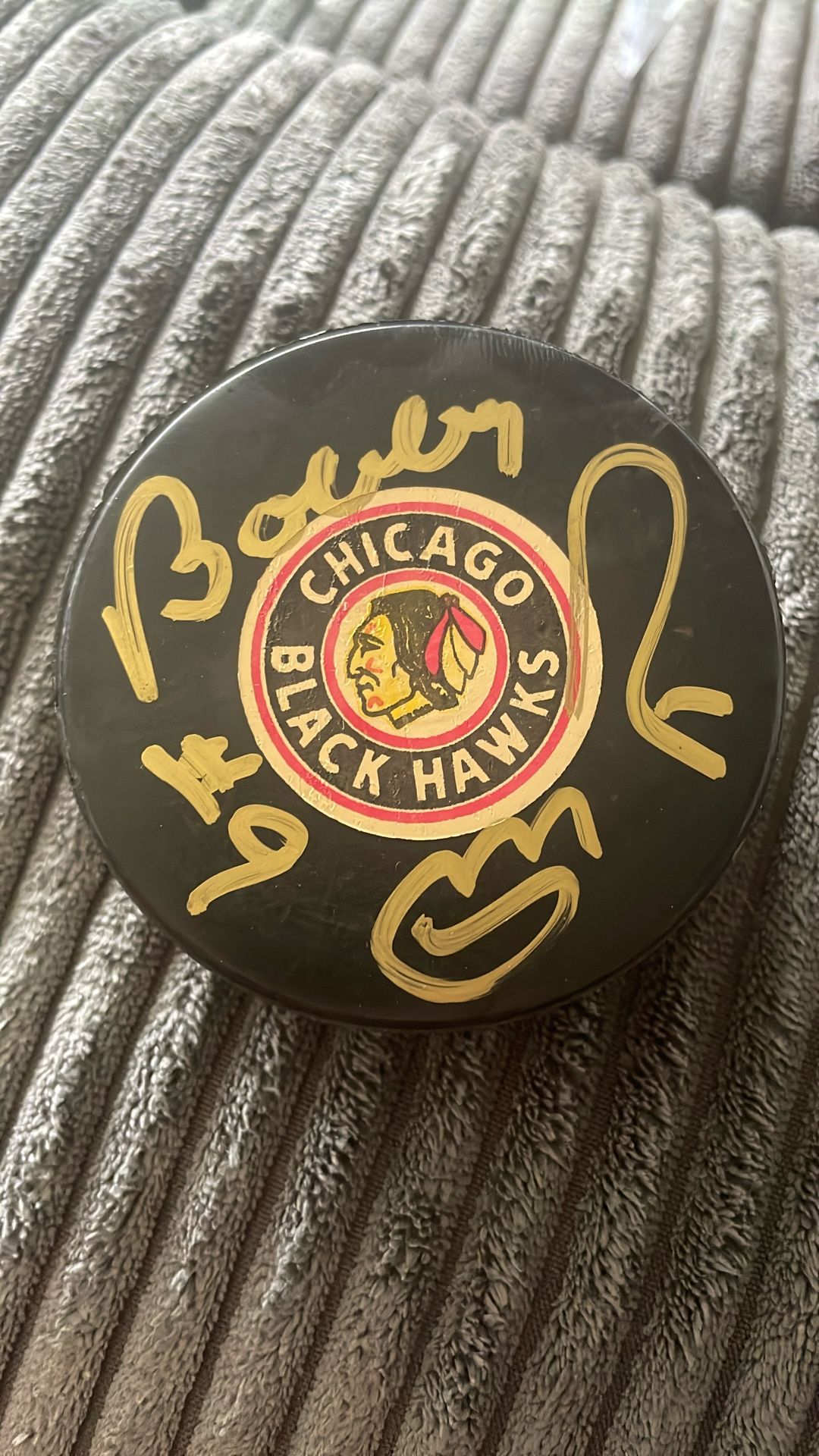 Autograph Hockey Puck Of Bobby Hull