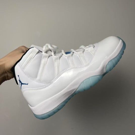 Air Jordan 11 Legend Blue