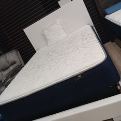 *Weekend Special!!!*---Attractive Renaissance King Bed Frames---Now $199!!!---Delivery Available😎