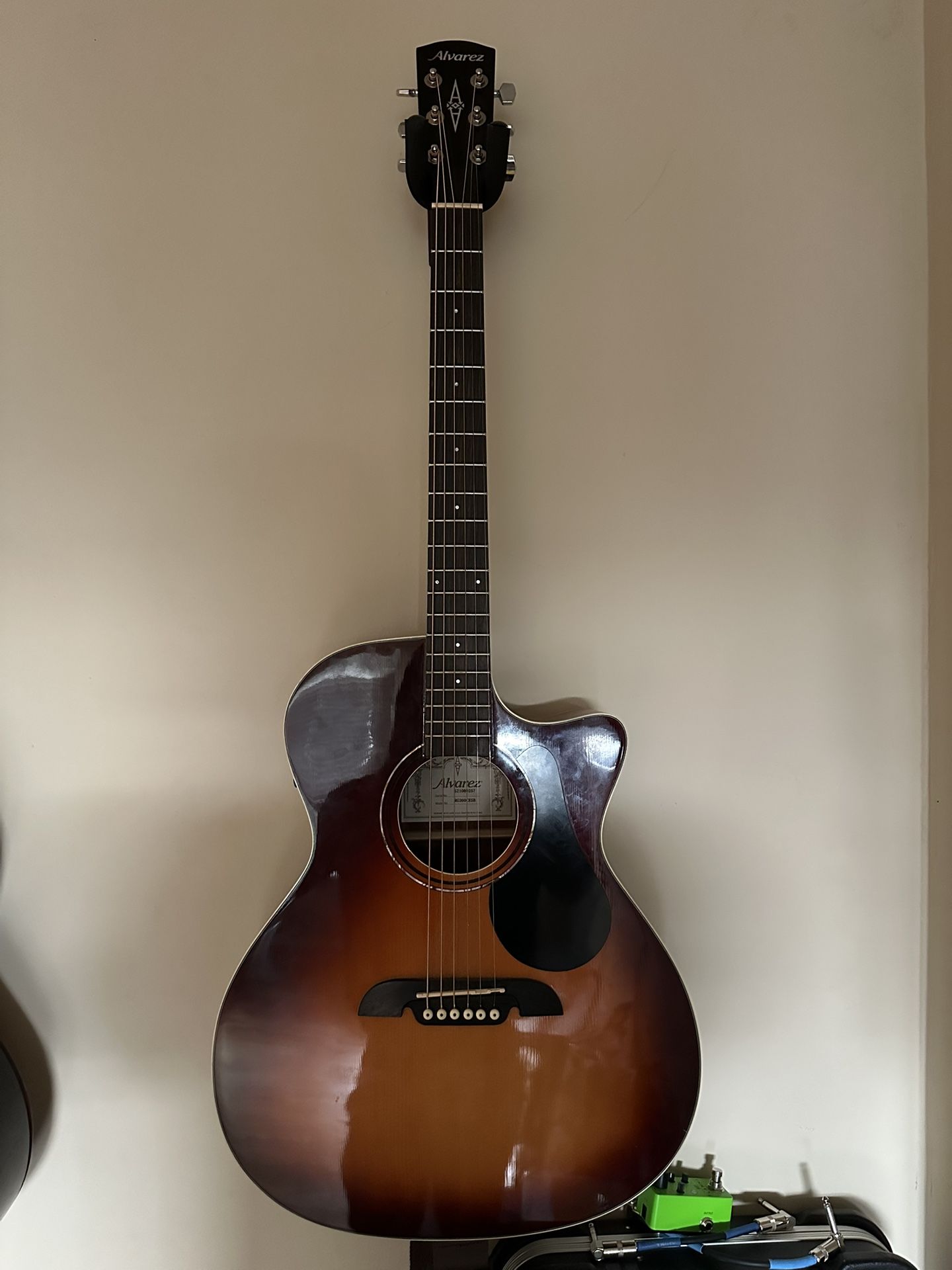 Alvarez Acoustic Guitar RG260CESB
