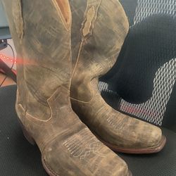 Boots Size 8