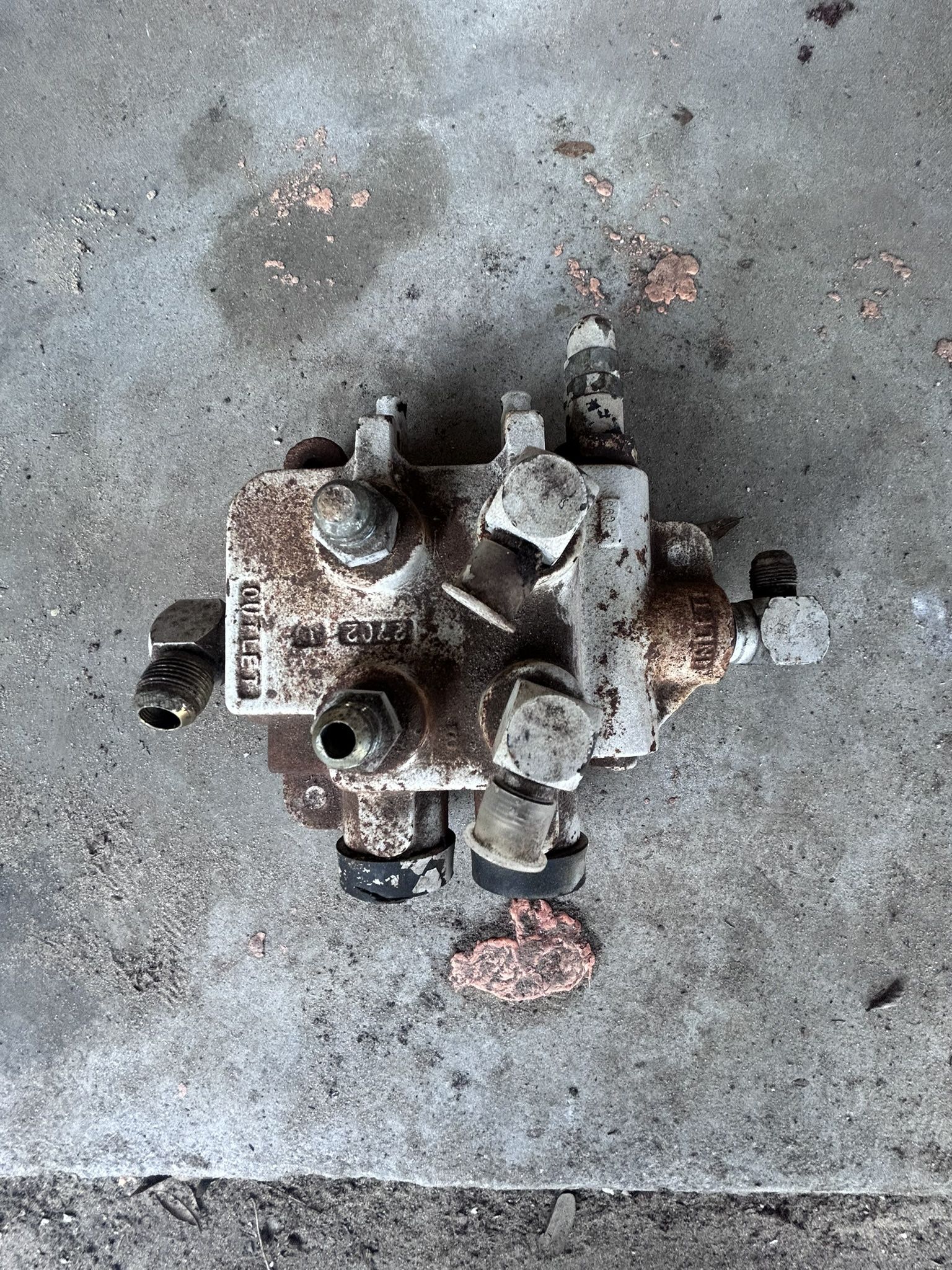 Gehl SL4525 Main Control Valve