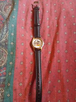 VINTAGE LADY DISNEY MICKEY MOUSE WATCH