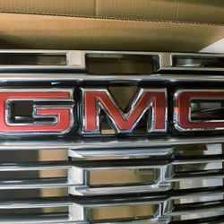 GMC Yukon Grille 25-26 PN (contact info removed)5