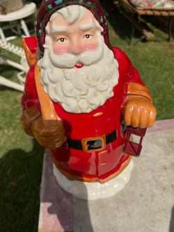 Ceramic Santa Claus cookie jar. Vintage Hallmark