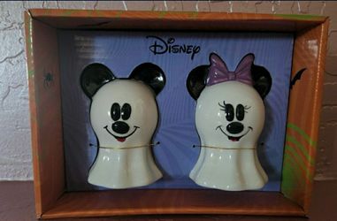 Disney Mickey And Minnie Salt And Pepper Shakers 