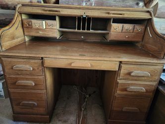 Beautiful Roll Top Desk