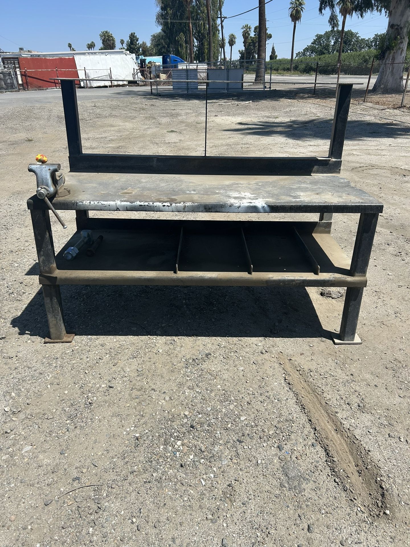 Work Bench/ Welding Table With Vise