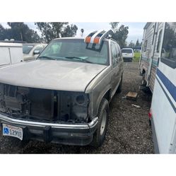 Parts For Chevy Y Mas De 200 Carros Para Partes