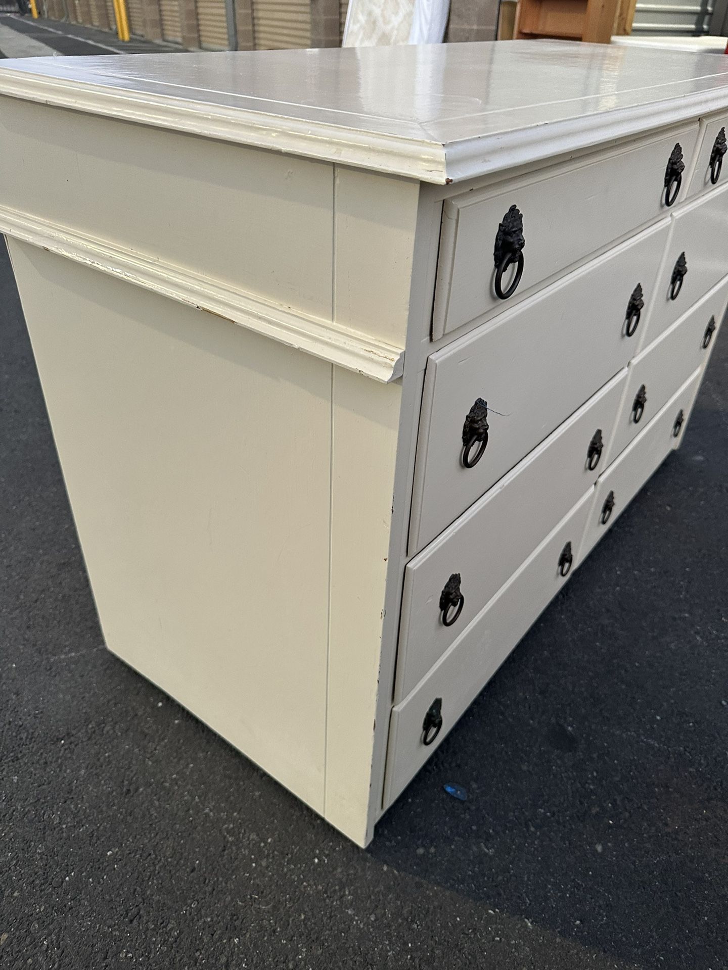 8 Drawer Dresser/ Tocador De 8 Cajones